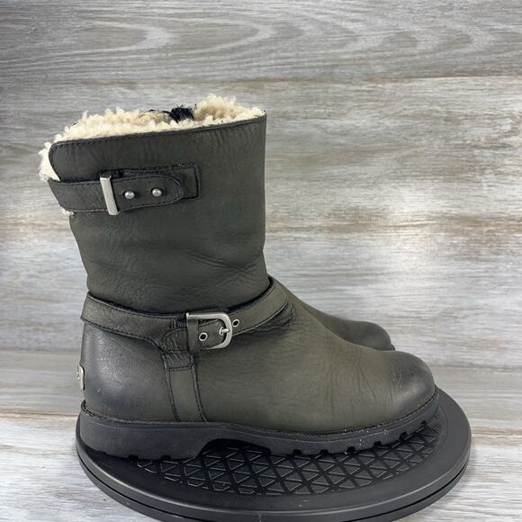UGG Woman’s Grindle 1004133 Black Leather Fur Buckle Moto Boots Size 7 - Picture 3 of 8